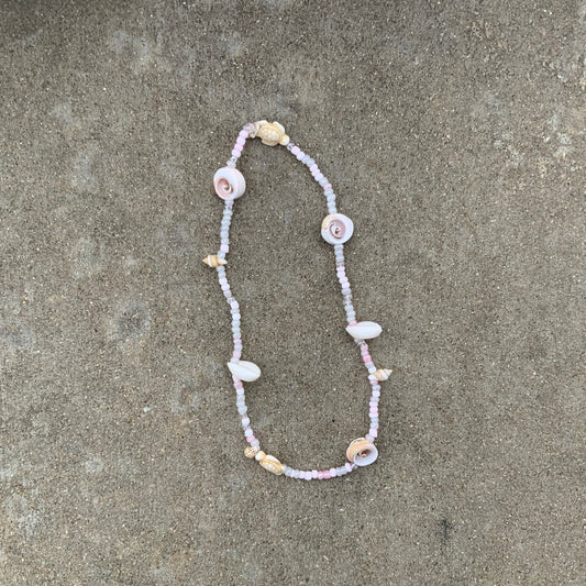 Light pink beach day🧺
